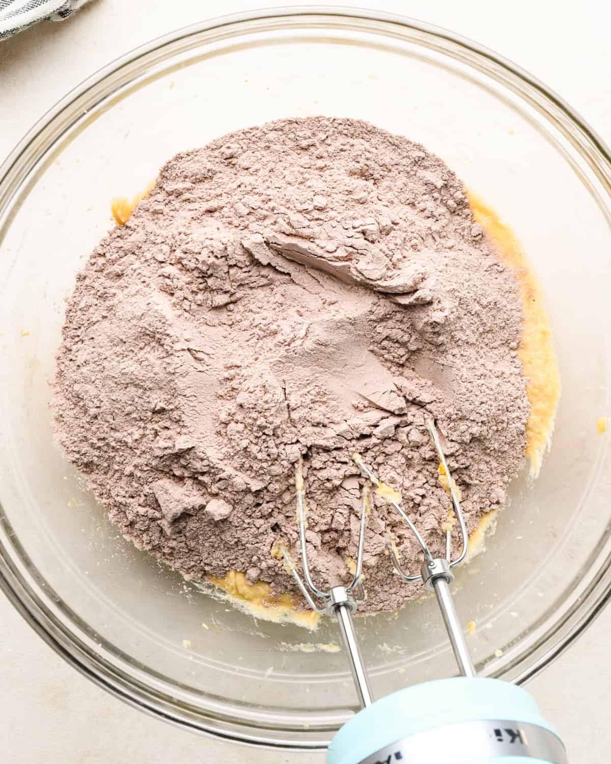 how to make chocolate cookie bars - dry ingredients added to butter/sugar mixture before beating